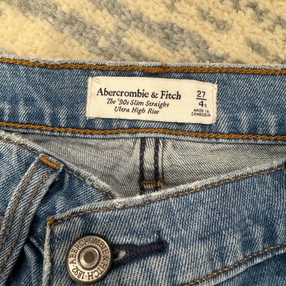Abercrombie & Fitch Light Blue Denim 90s Slim Straight Ultra High Rise - Picture 4 of 4
